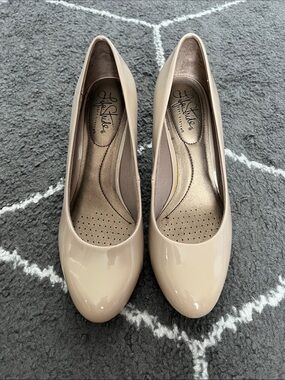 Life Stride Nude Patent Round-Toe Pumps